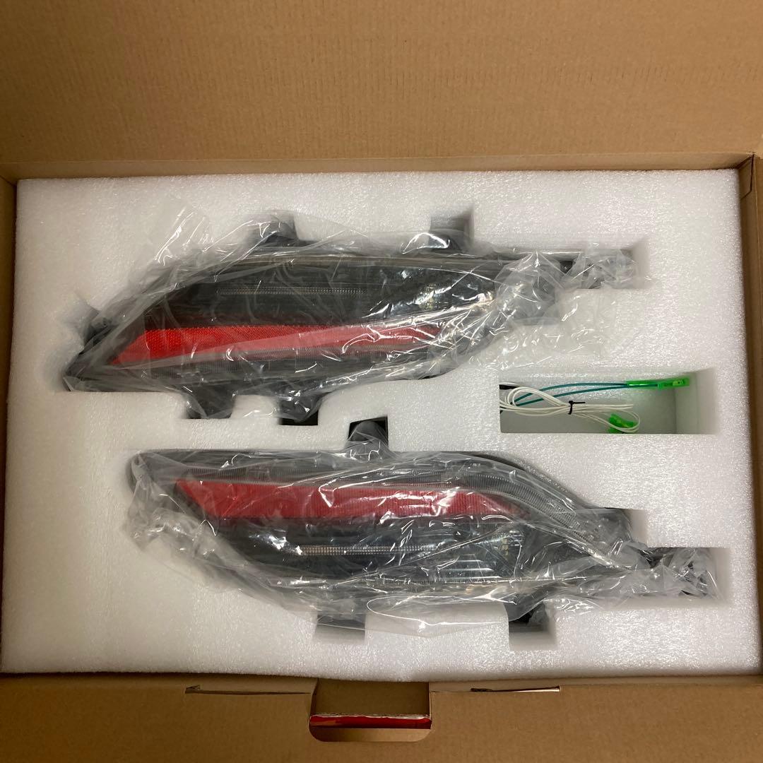 80ハリアー　純正　アッパー&ロアーテールランプセット