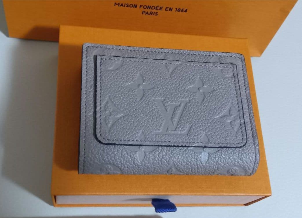 極美品✨LOUIS VUITTON ポルト フォイユ クレア 二つ折り財布