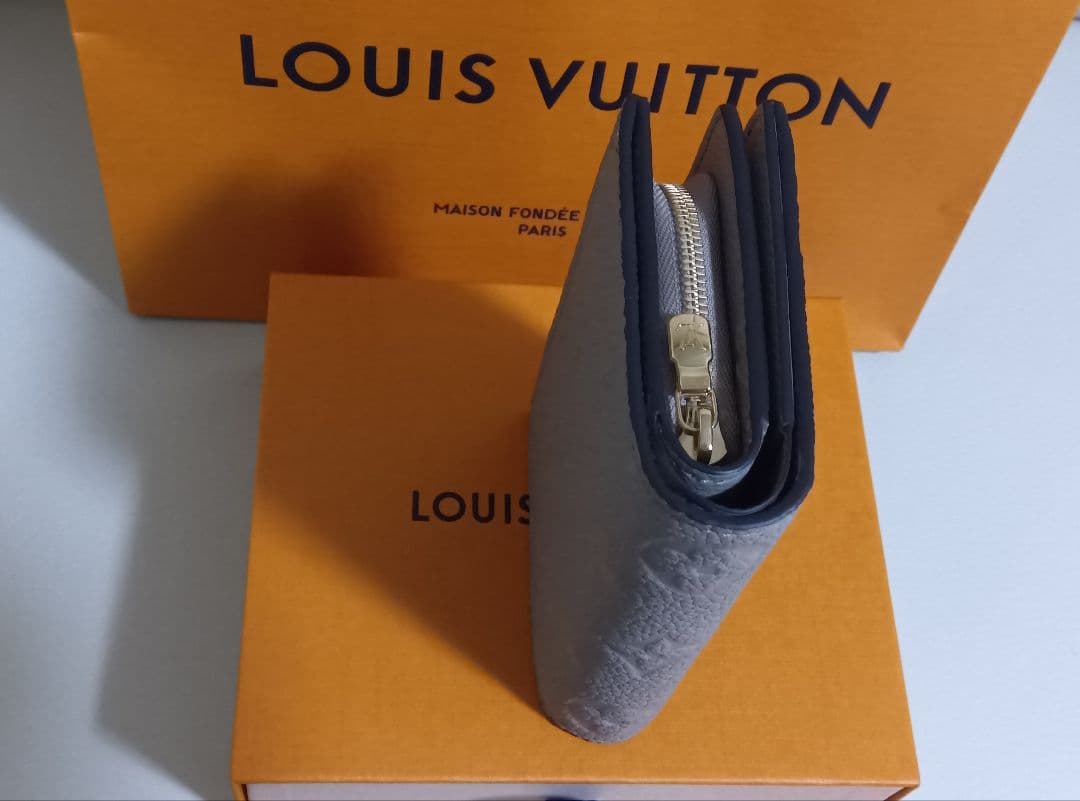 極美品✨LOUIS VUITTON ポルト フォイユ クレア 二つ折り財布