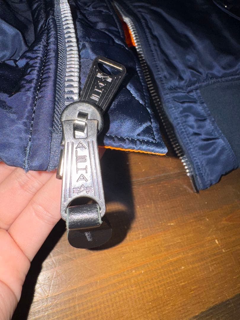 Alpha Industriesフライトジャケット