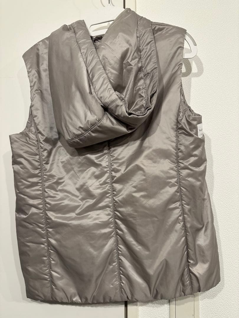 MaxMara フード付きダウンベスト