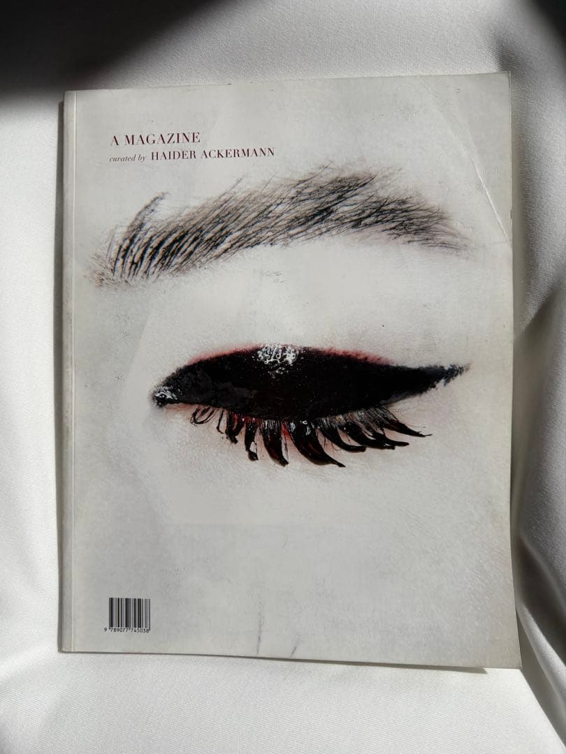 アート・デザイン・音楽 A MAGAZINE #3curated by HAIDER ACKERMANN