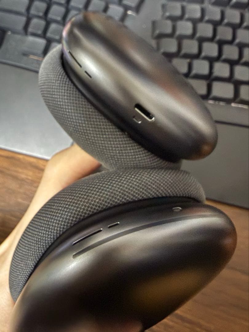 Airpods Max 第一世代