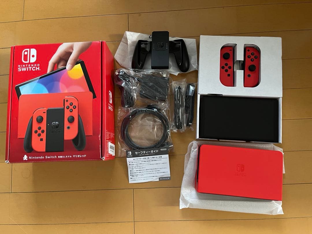 Nintendo Switch マリオレッド 美品