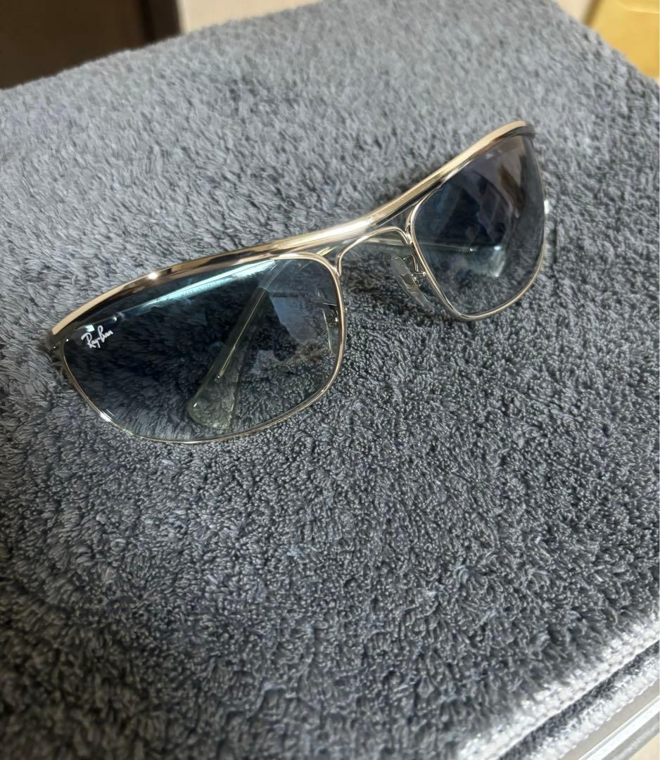 ウッスゥー　美品　２月１日購入予定