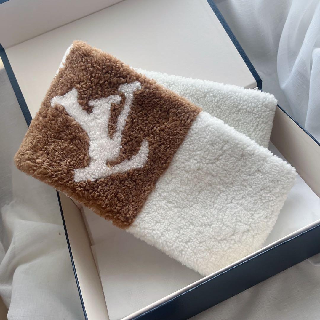 【完売品】LouisVuitton マフラー限定BOX付きルイヴィトン【超美品】