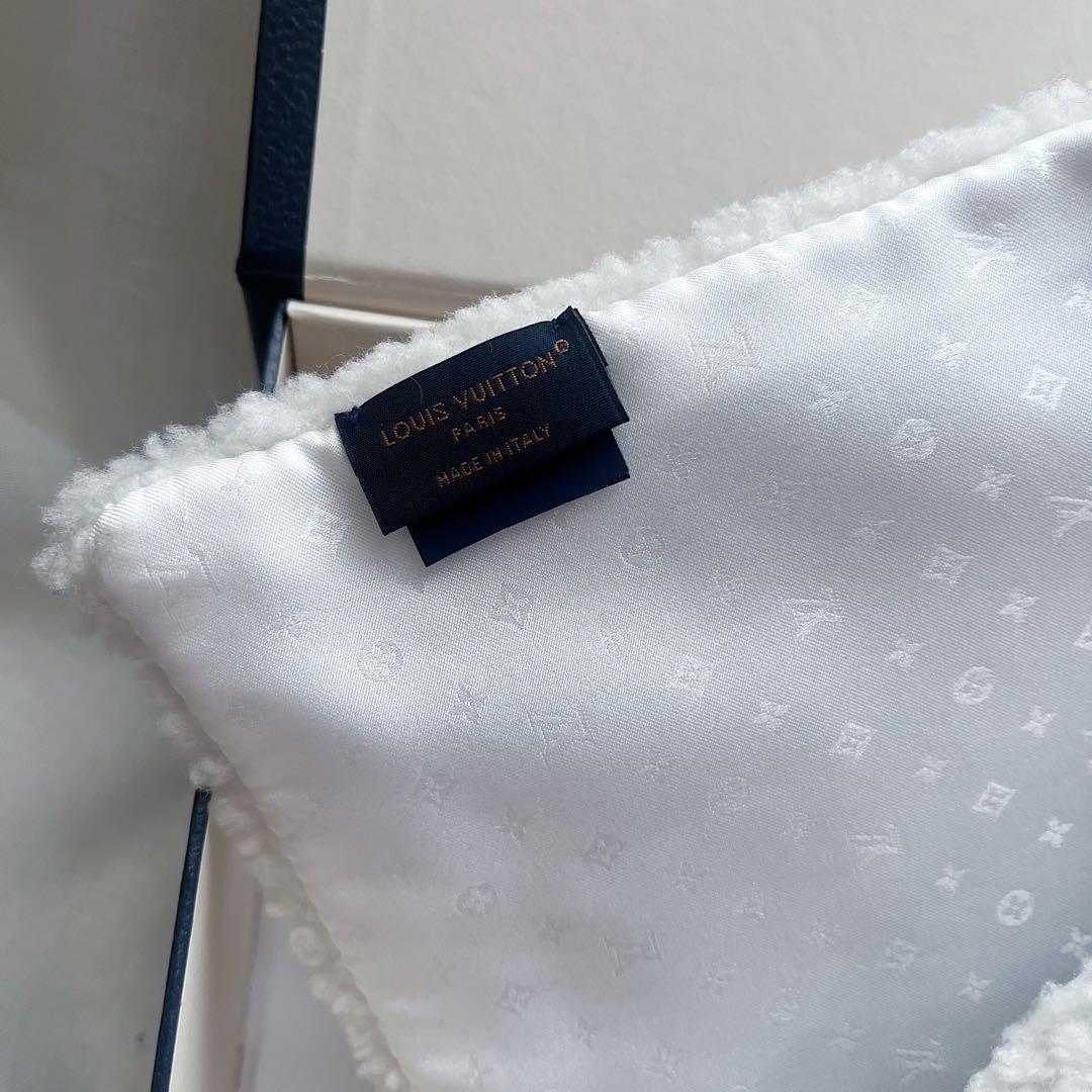 【完売品】LouisVuitton マフラー限定BOX付きルイヴィトン【超美品】