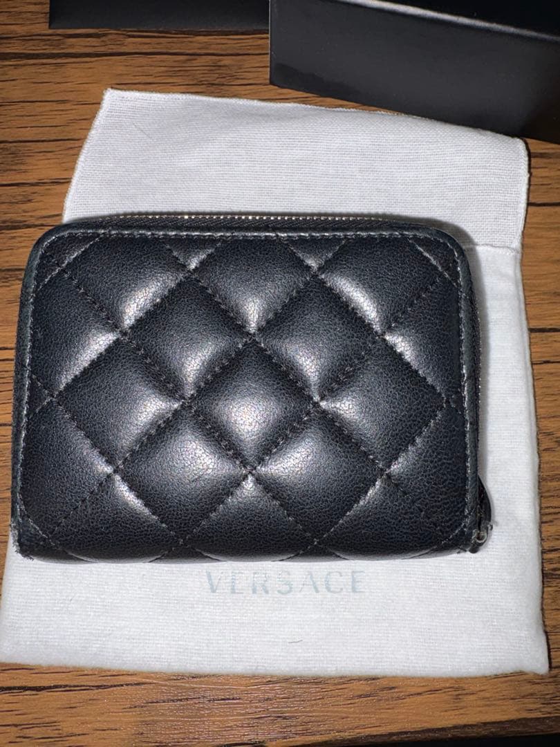 VERSACE ヴェルサーチ 二つ折り財布 キルティング レザー メデューサ黒