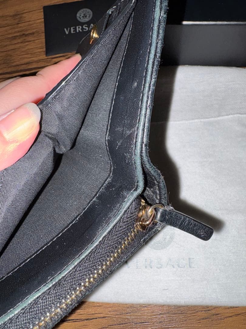 VERSACE ヴェルサーチ 二つ折り財布 キルティング レザー メデューサ黒