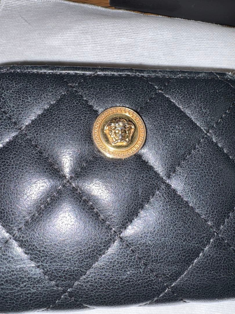 VERSACE ヴェルサーチ 二つ折り財布 キルティング レザー メデューサ黒