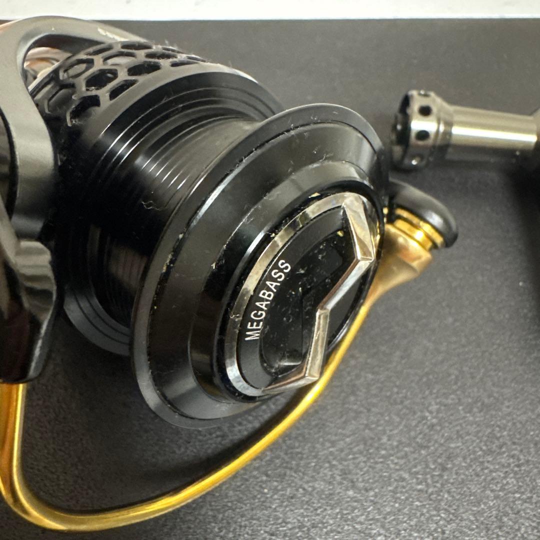 メガバス LIN258HM スピニングリール ブラック