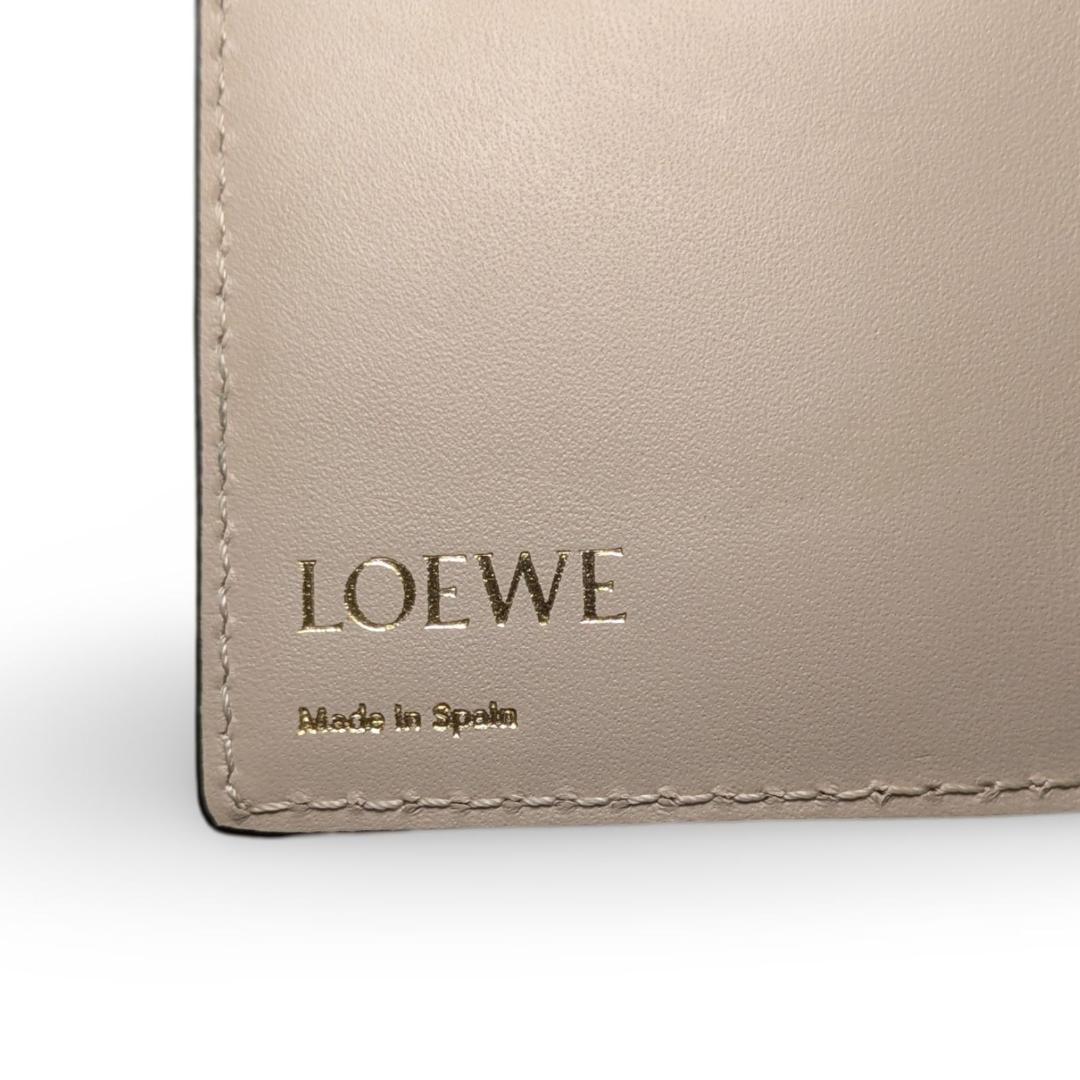 【極美品】LOEWEロエベ　リピートアナグラム　6連キーケース　アイボリー