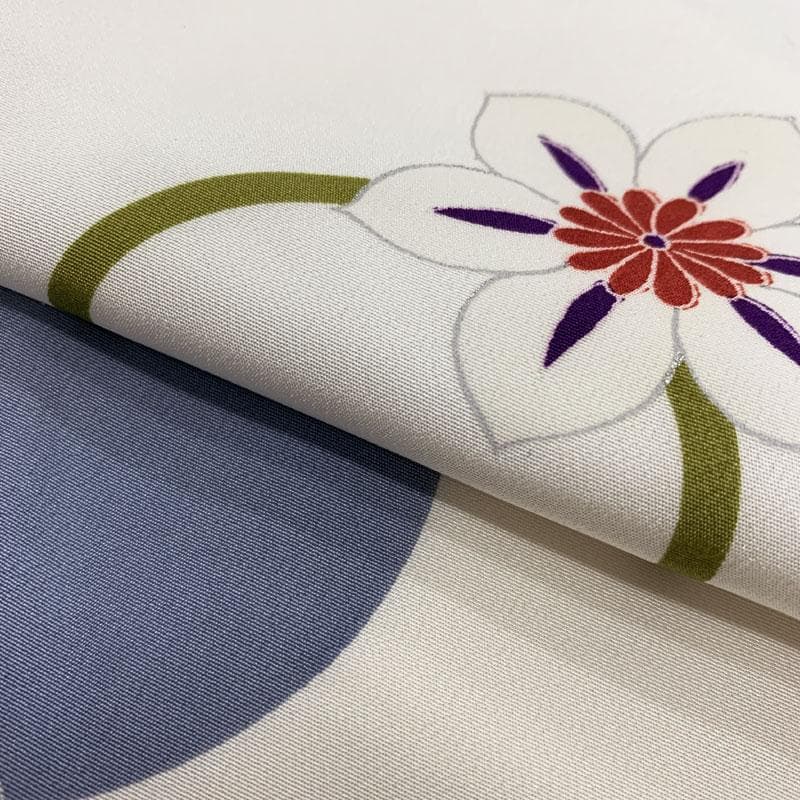 411mu18,505myu15◆ややふくよか 銀彩 鉄仙花 長襦袢