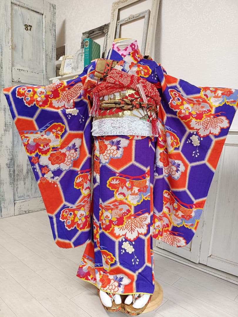 専用です☆☆アンティーク青紫に大きな亀甲模様が美しい着物