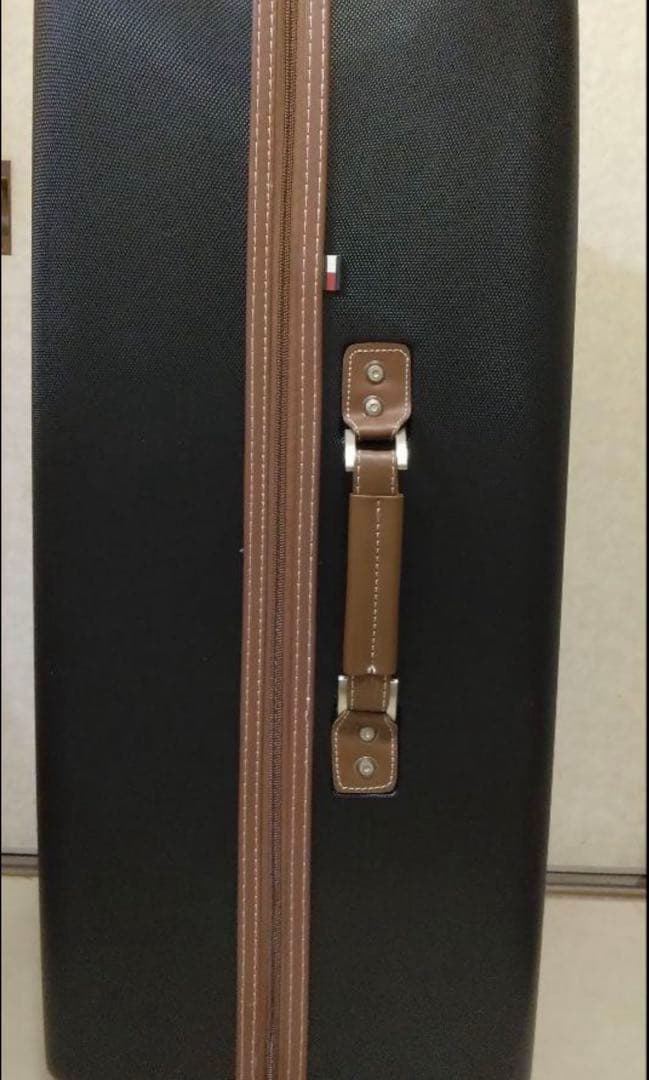   超大型 スーツケース トミーヒルフィガー 黒 特大