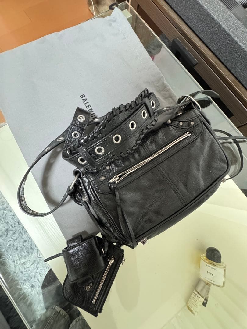 BALENCIAGA le cagole XS フラップバッグ　布袋付き