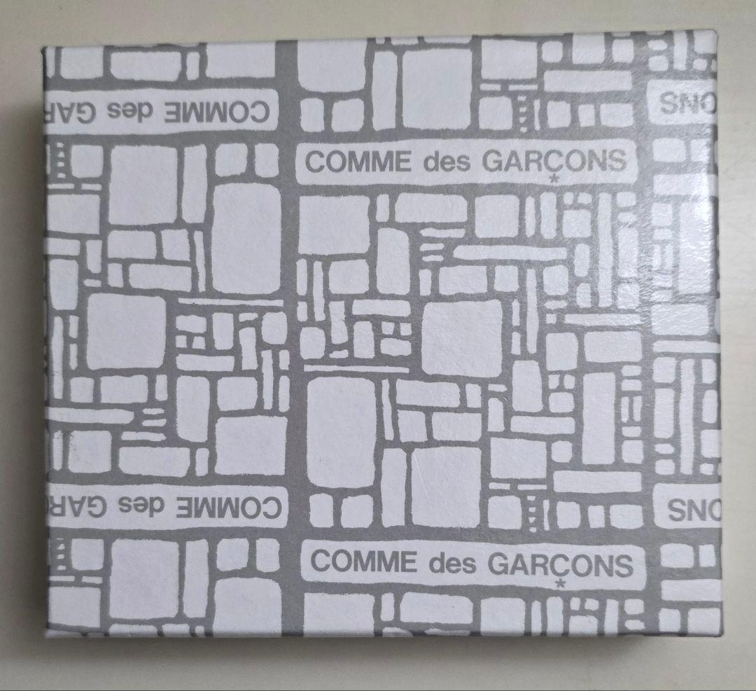 m*8様 【ほぼ未使用・箱タグ完備】コムデギャルソン SA7100 赤 コンパク