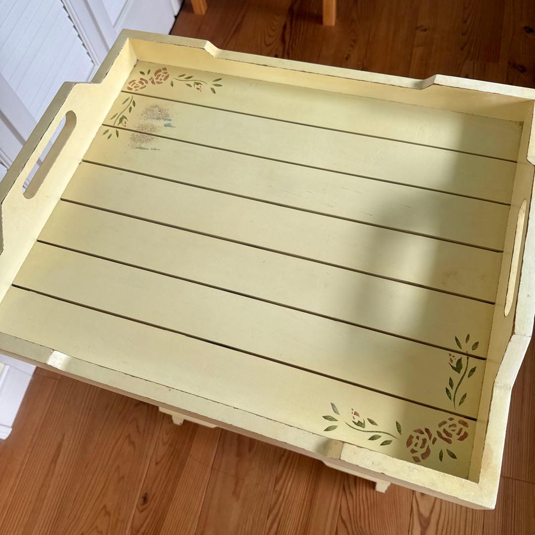 マニーステンシルローズホワイトファニチャー　トレーテーブル