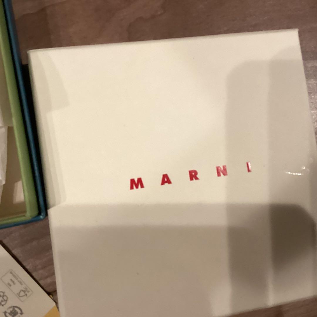 MARNI 花モチーフ ウォレットチェーン