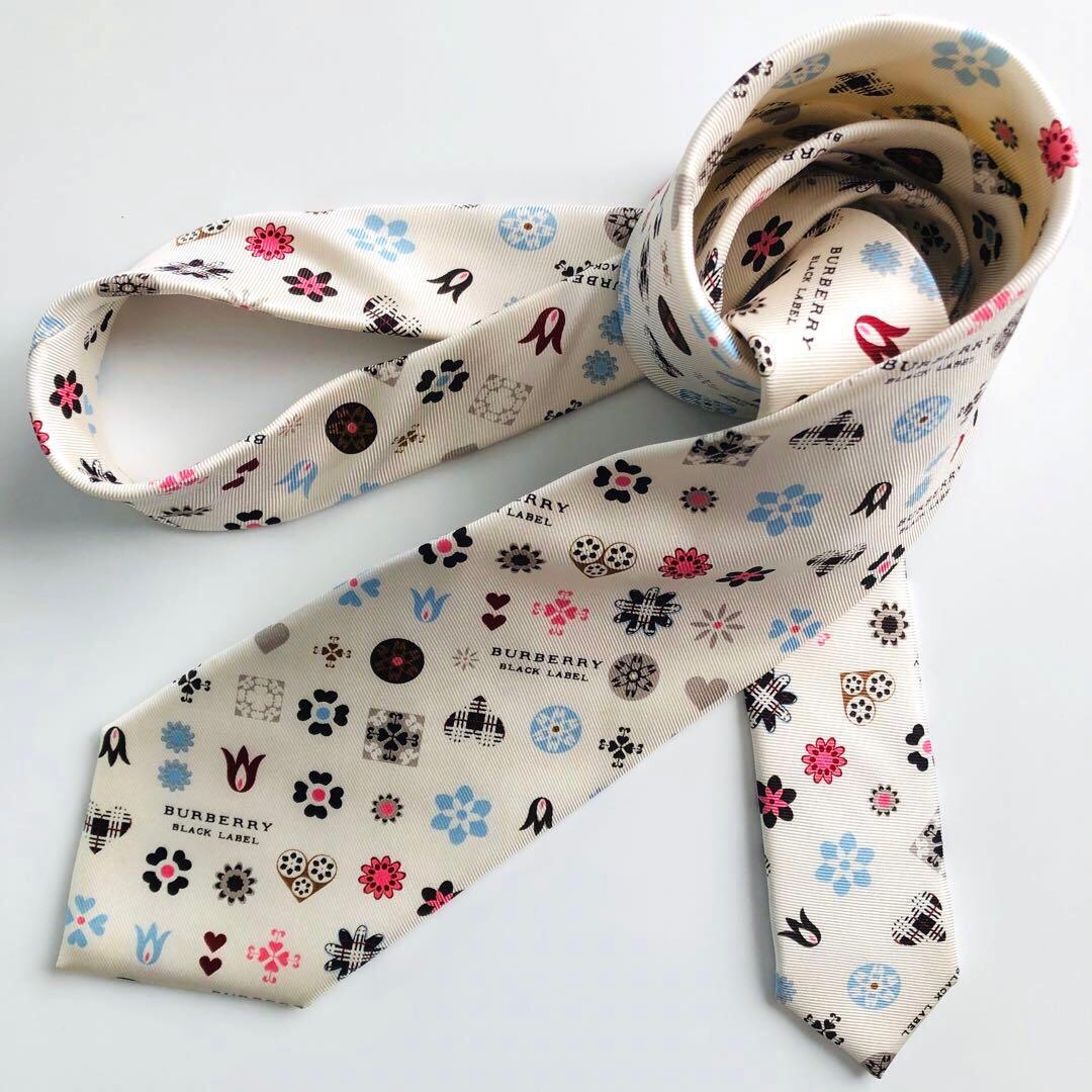 バーバリーブラックレーベル ネクタイ 紋章柄 オフホワイト