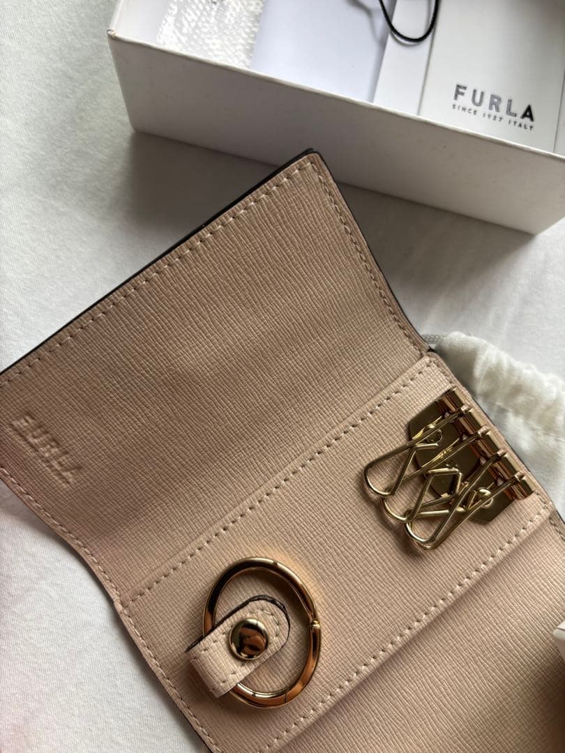 FURLA ラベンダー キーケース