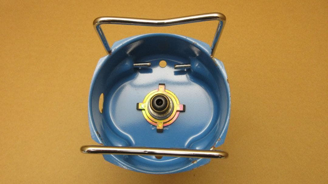 希少品 キャンピングガス トロッター型ミニガスコンロ GT-100ガス缶６個付