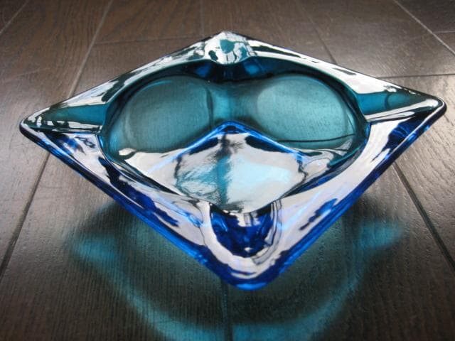 美品 希少 ファイヤーキング 灰皿　レーザーブルー　 M