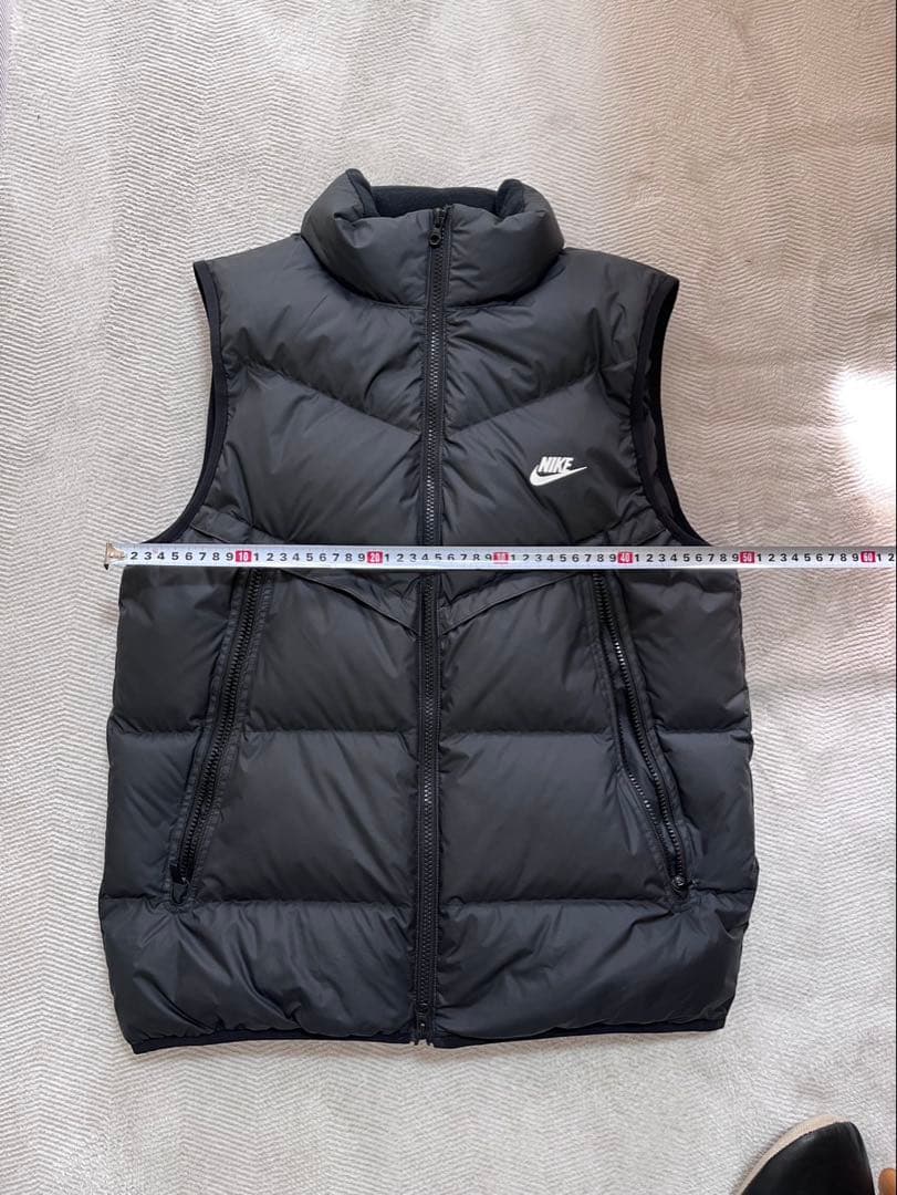 NIKE ダウンベスト　黒