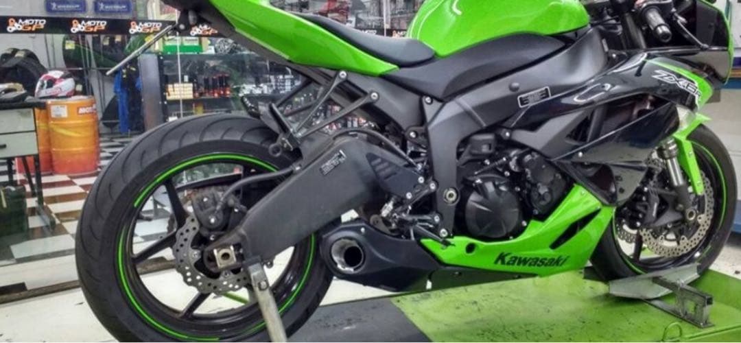 カワサキ　ZX6R 09〜12 CSレーシングマフラー