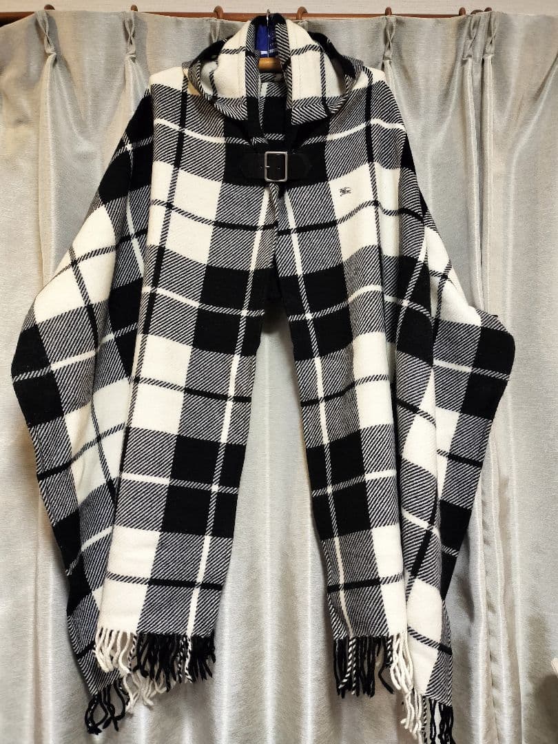 BURBERRY BLUE LABELバーバリーブルーレーベルフード付きポンチョ