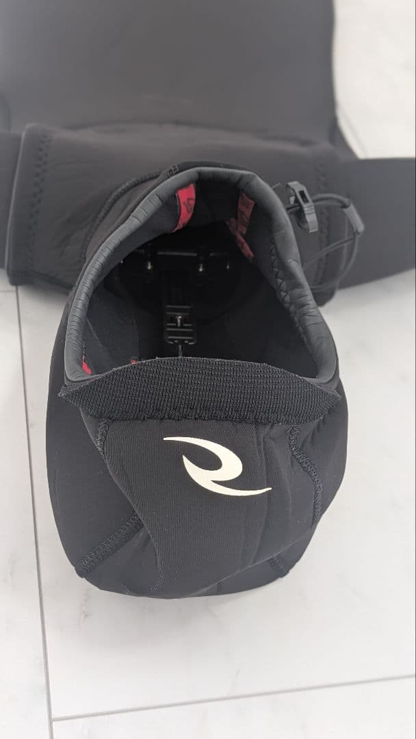 rwaz【Rip curl】ジュニア（キッズ）フード付きセミドライ