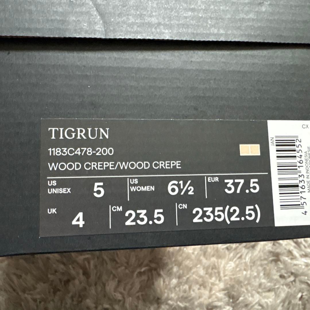 新品　Onitsuka Tiger TIGRUN オニツカタイガー MOMO着用