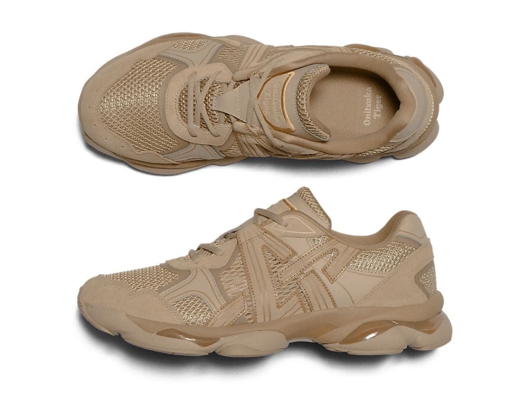 新品　Onitsuka Tiger TIGRUN オニツカタイガー MOMO着用