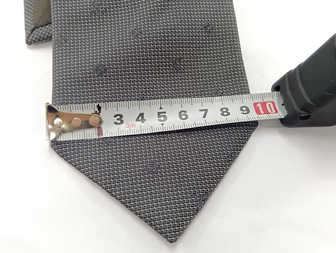 490 LOUISVUITTON ヴィトン グレー モノグラム ネクタイ