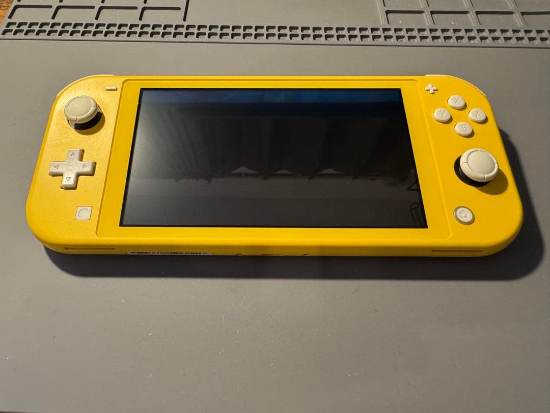 （本体のみ）Nintendo Switch Lite イエロー
