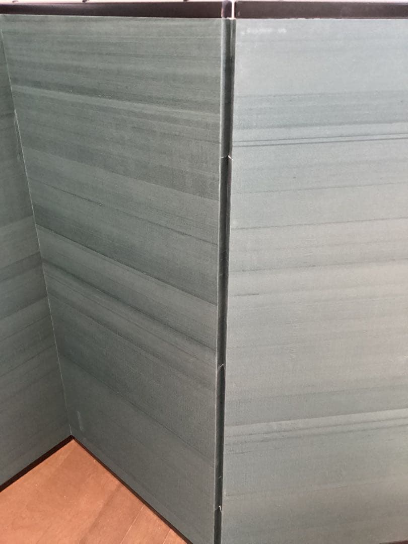 四つ折り屏風　日本画　金箔彩色　『菊にツワブキ』