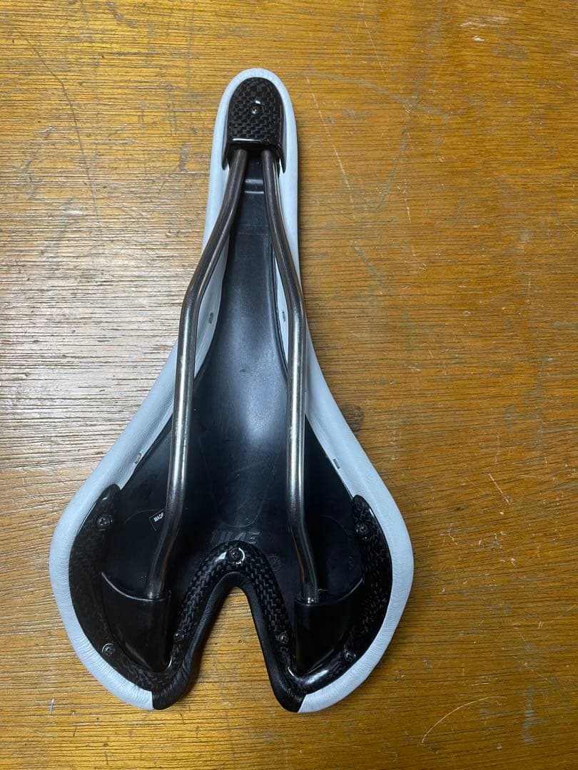 希少品　time ulteam titanium PRO サドル　チタン