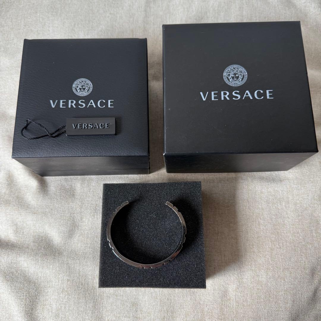 ヴェルサーチ シルバー タータン バングル ブレスレット バックル