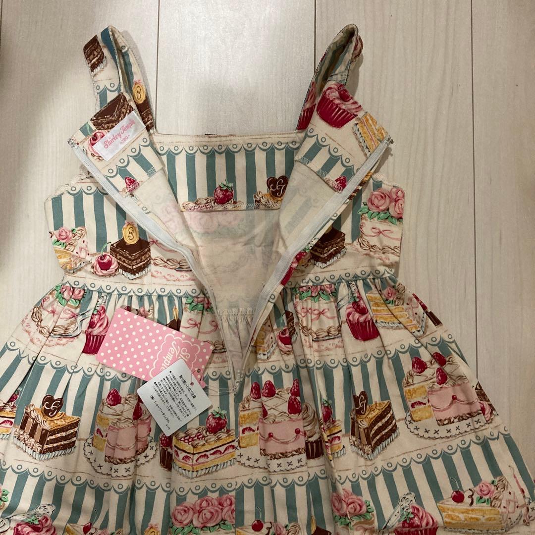 ベリーですシャリーテンプルワンピースタグ付き新品、未使用