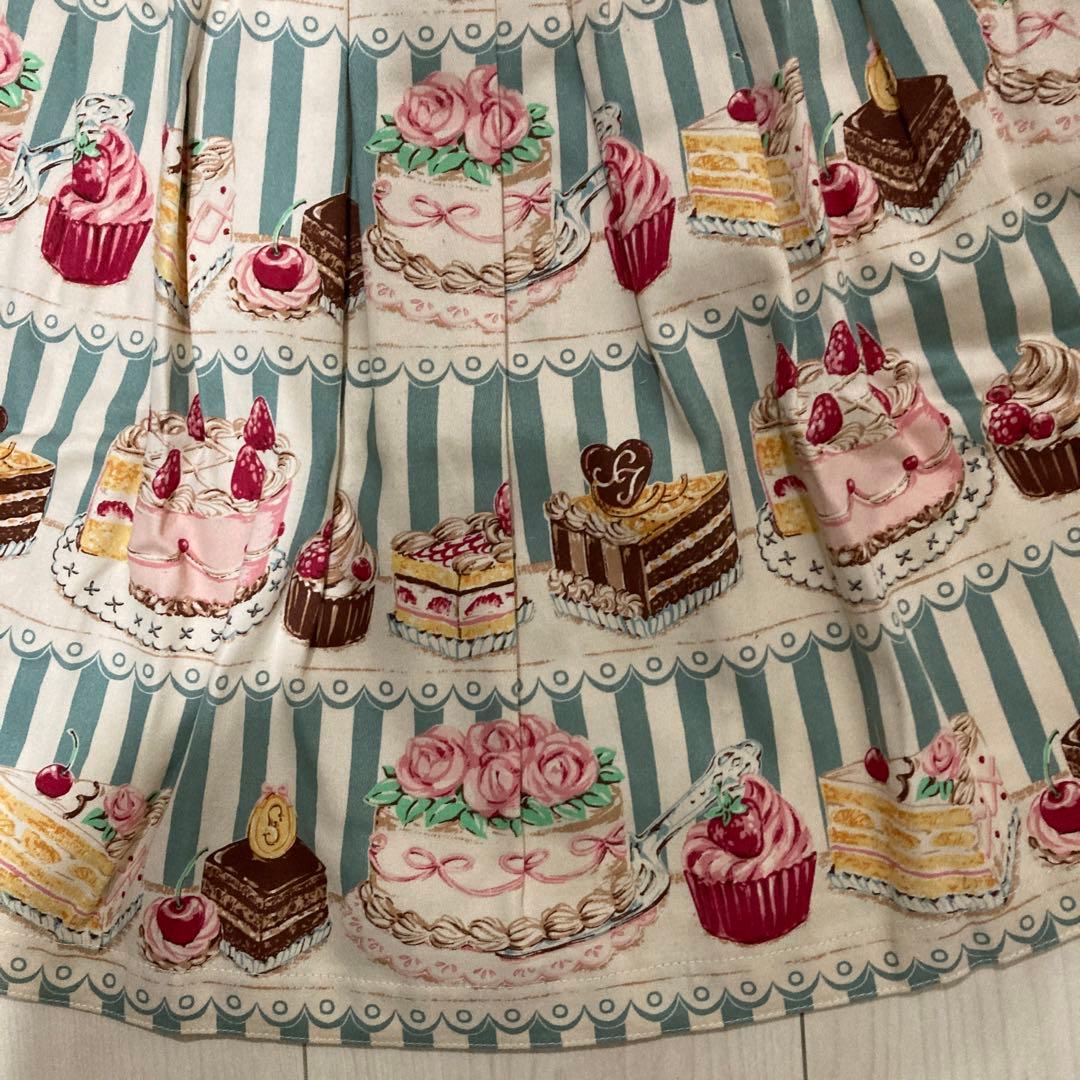 ベリーですシャリーテンプルワンピースタグ付き新品、未使用