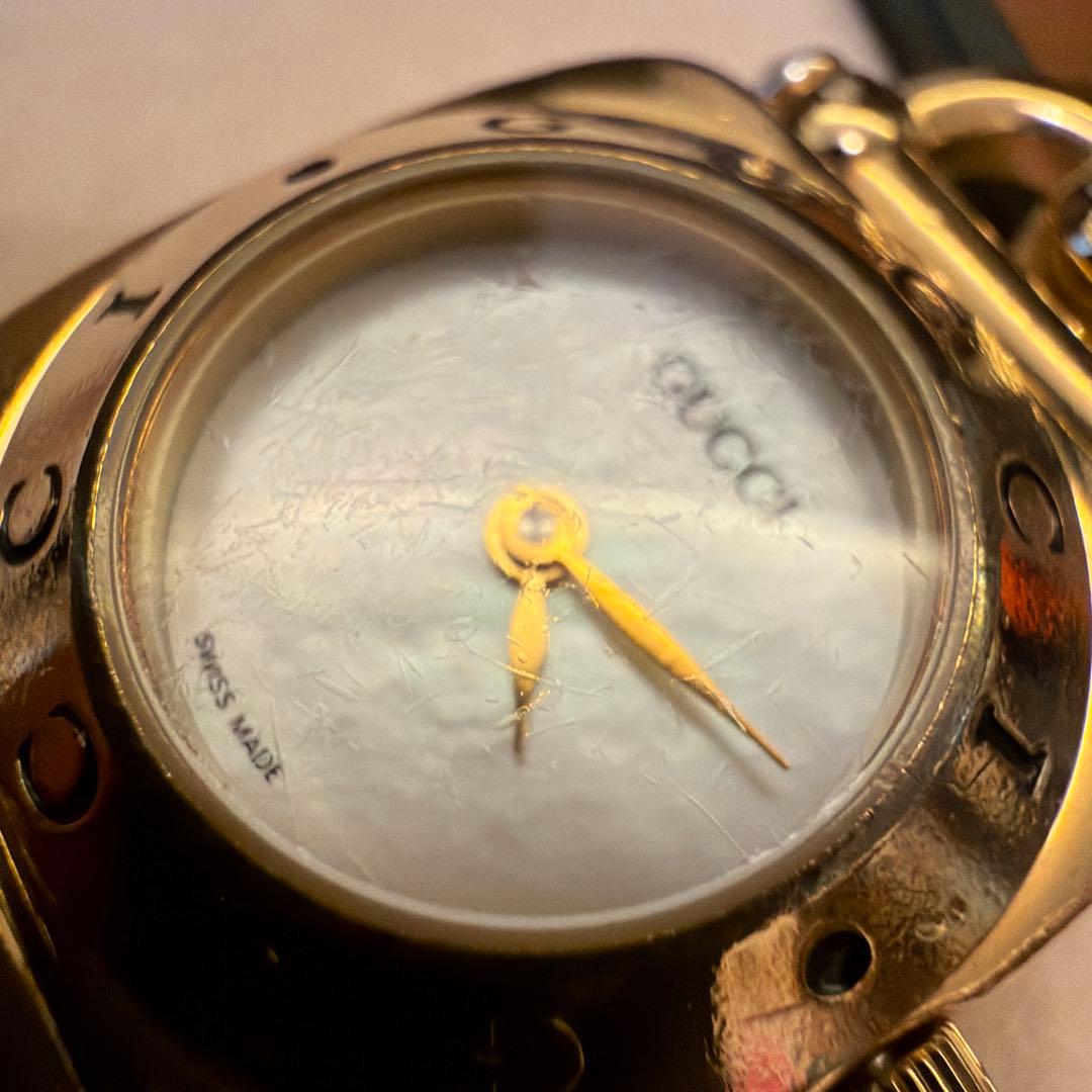GUCCI 稼動品 6400L クォーツ腕時計 シェル文字盤 ゴールド