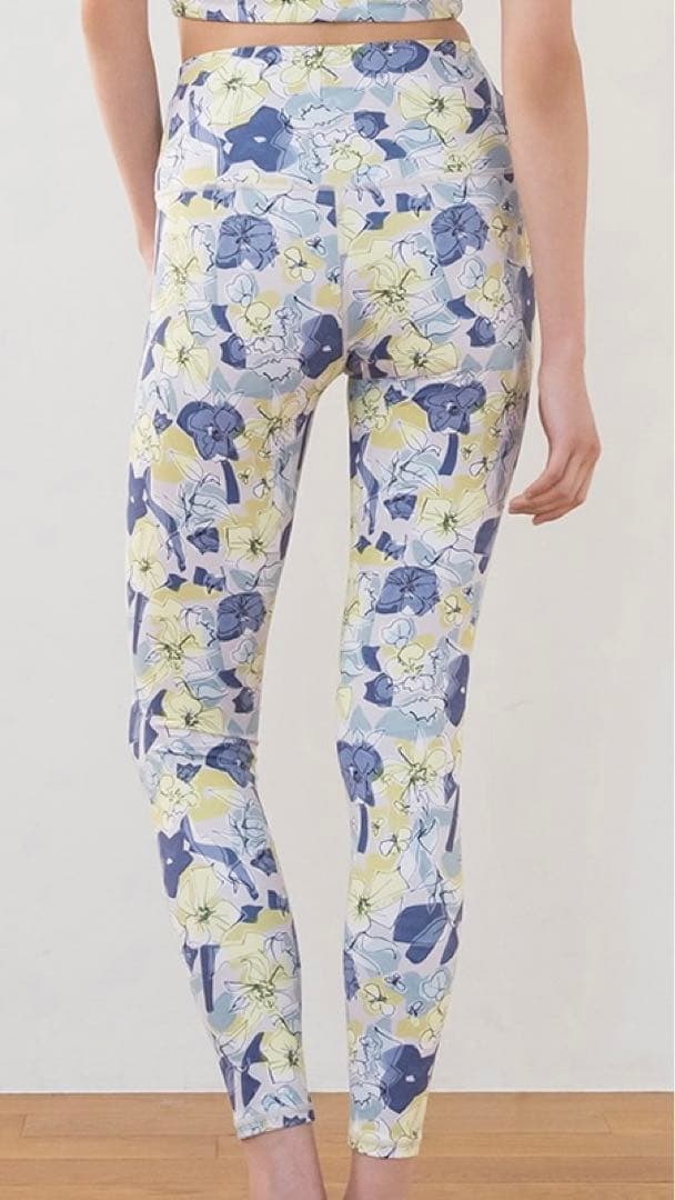 Sukala ミックスフラワー　レギンス　Mサイズ　新品未使用タグ付