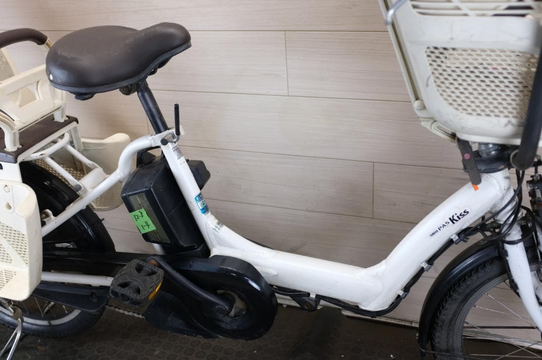 電動自転車ヤマハPAS　KISS　20インチ　3段　12.8Ah充電器あり