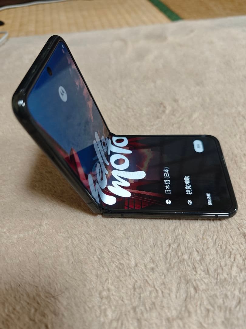 Motorola 折りたたみ式スマートフォン 本体