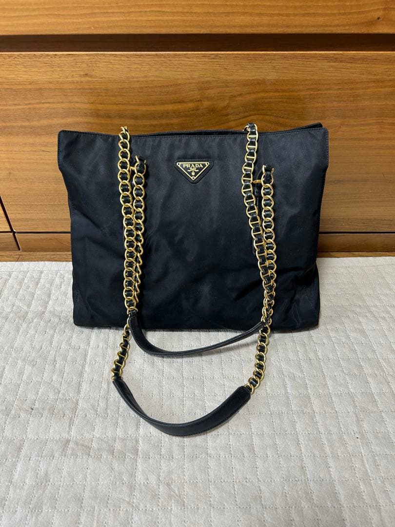 プラダ 黒ショルダーバッグ