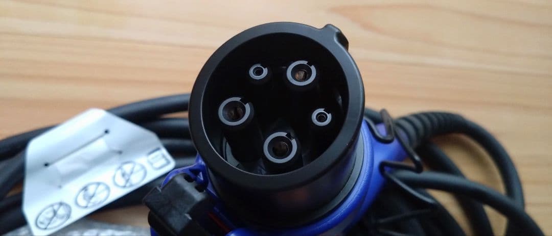 トヨタプリウスＰＨＶ純正 充電ケーブル