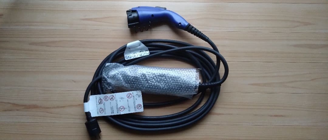 トヨタプリウスＰＨＶ純正 充電ケーブル