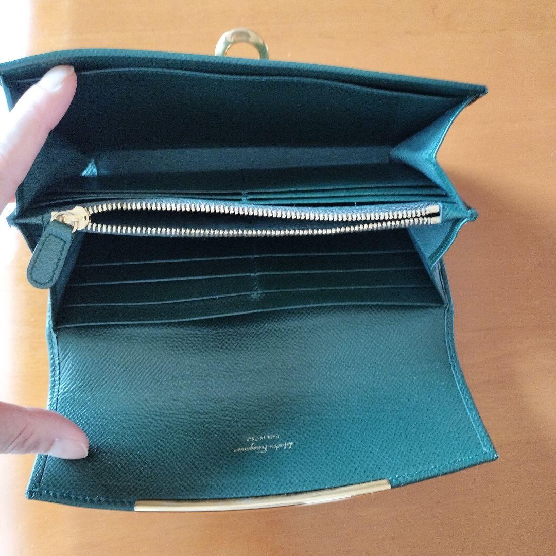 フェラガモ　グリーン長財布