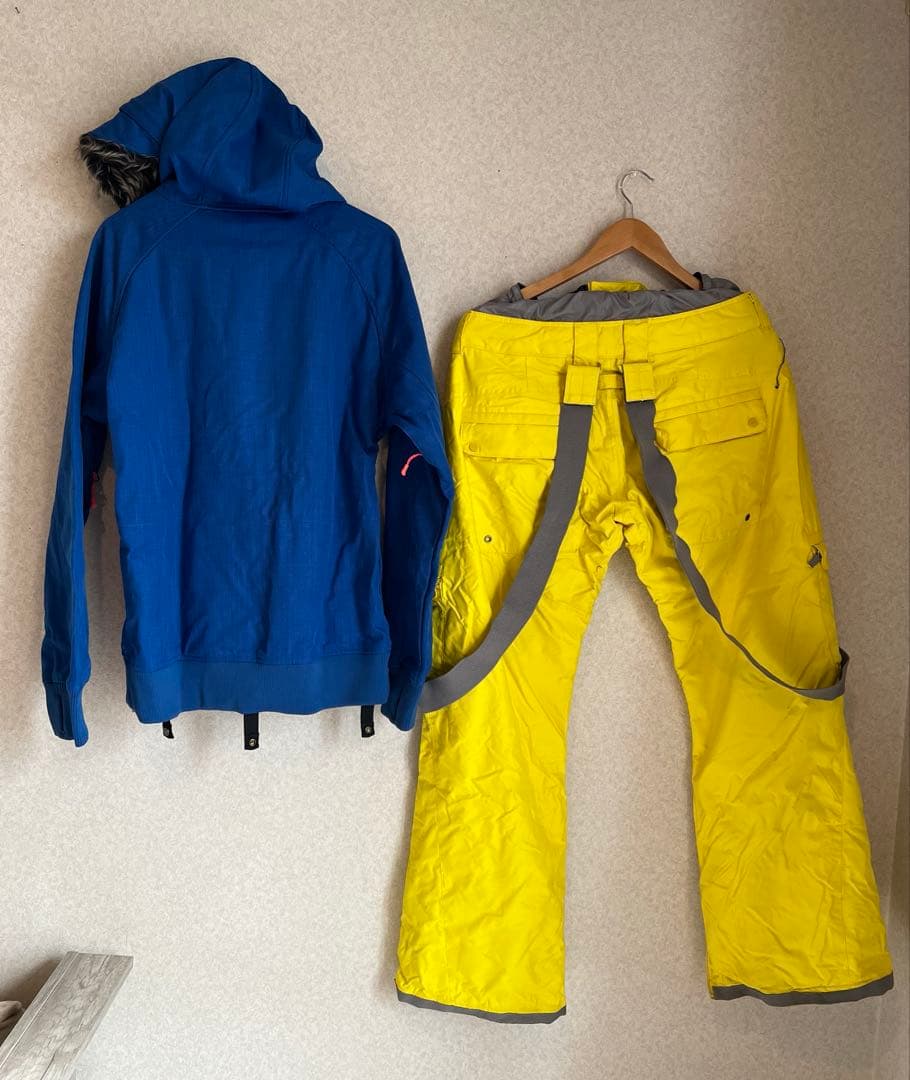 早い者勝ち！【美品】DC スキー/スノーボードウェア レディース 上下セット