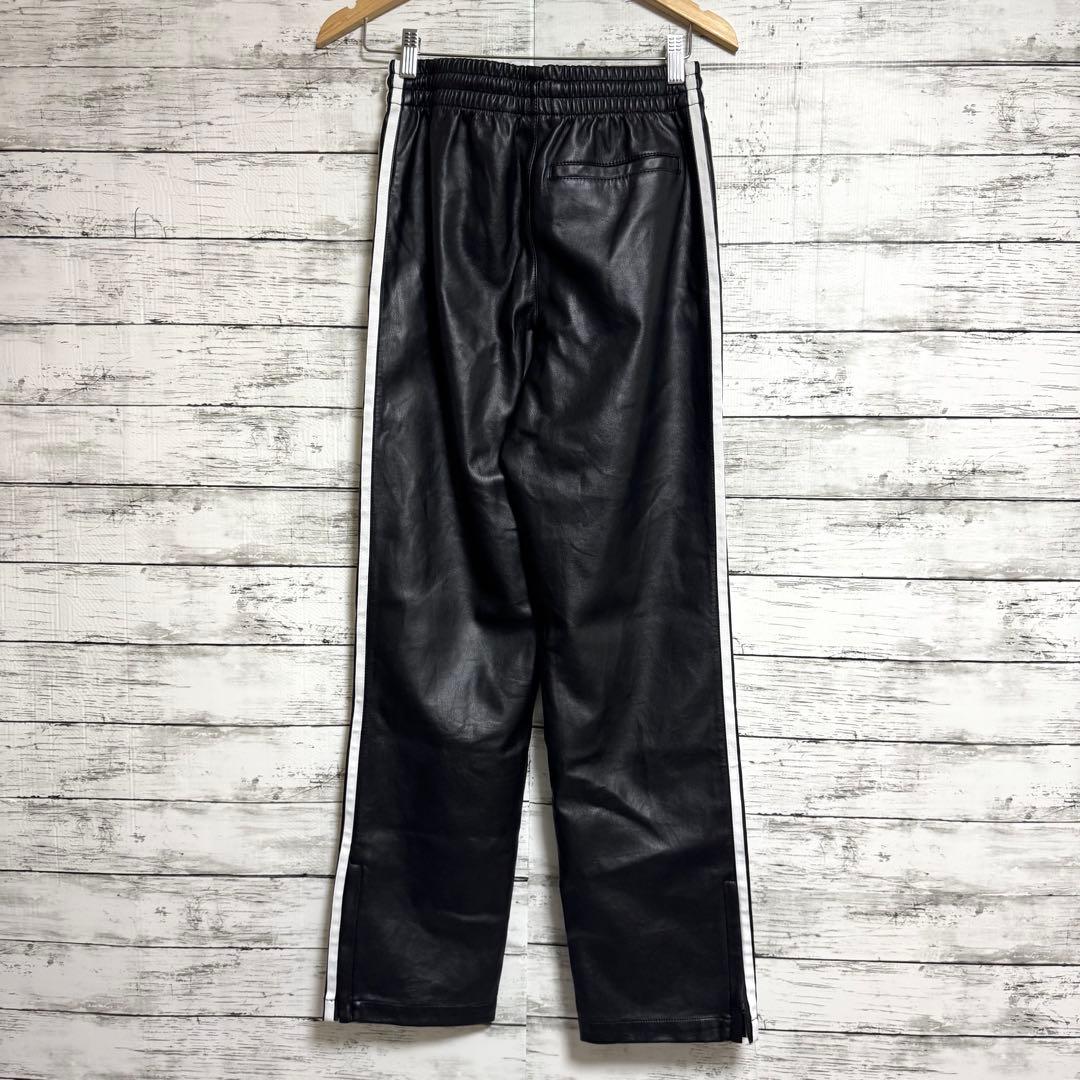 即完売品　希少　アディダス　オリジナルス　フェイクレザー　パンツ　XSサイズ